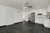 Building Photo - 1615 Halo St