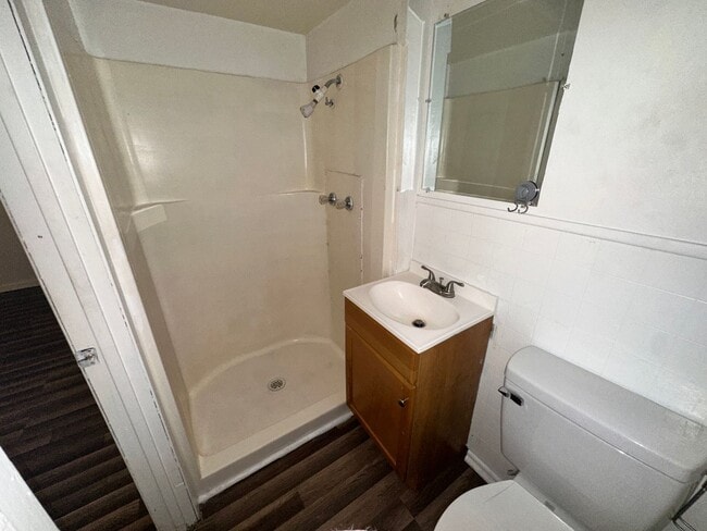 Building Photo - 611 S 25th St