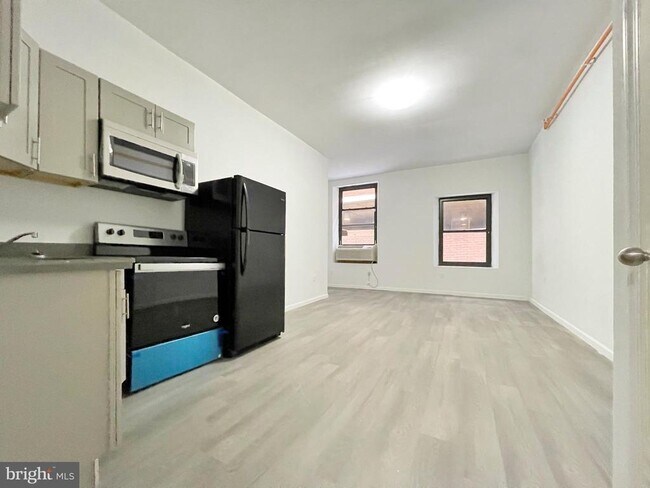 Primary Photo - 120 Chestnut St