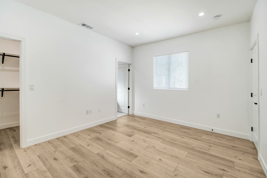 Building Photo - 5622 Raber St