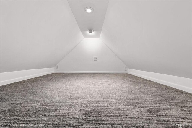 Building Photo - 284 Eliot St