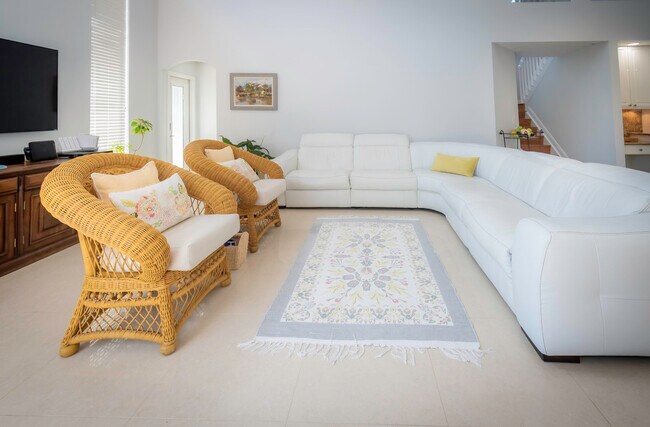 Building Photo - 10849 Bal Harbor Dr