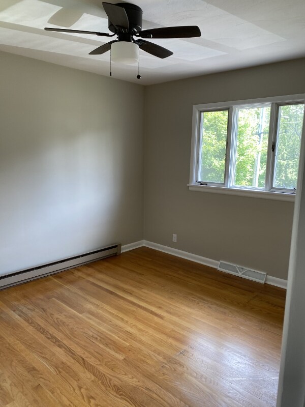 Building Photo - 102 Chaumont Dr