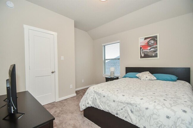 Building Photo - 31207 Birch Mills Dr