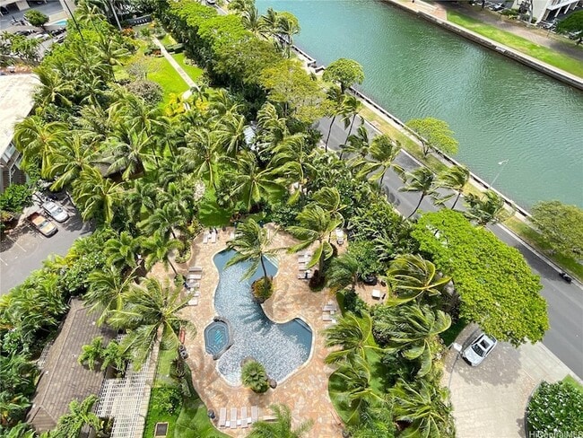 Building Photo - 1551 Ala Wai Blvd