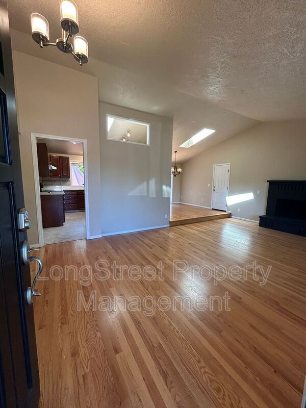 Building Photo - 4181 NW Jasmine Pl