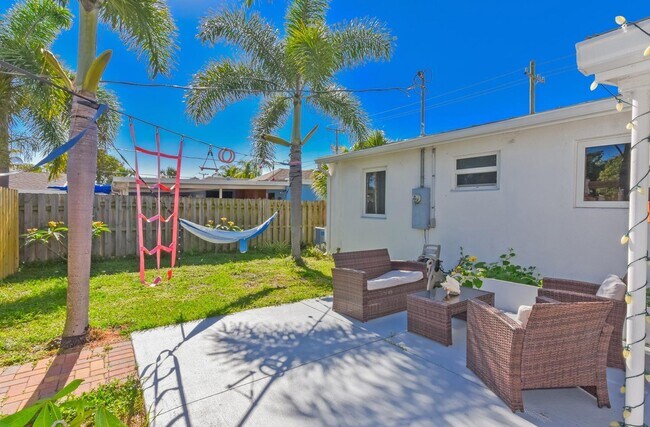 Building Photo - 727 Bunker Rd