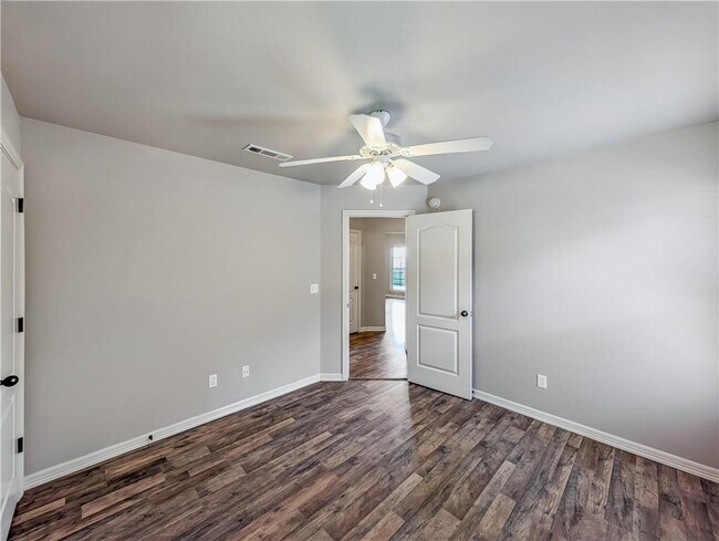 Building Photo - 6011 S 36th St