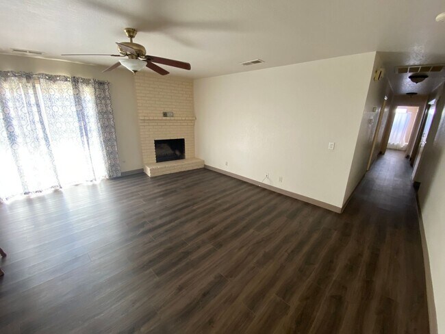 Building Photo - Charming Home for rent in Exeter, Ca