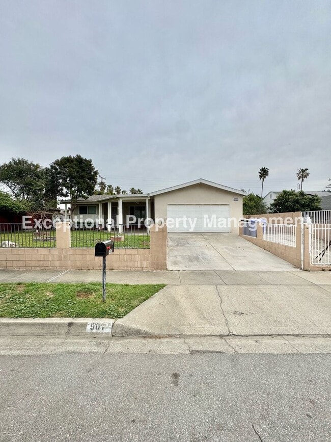 Building Photo - Ready to move in 3 bed 2 bath home