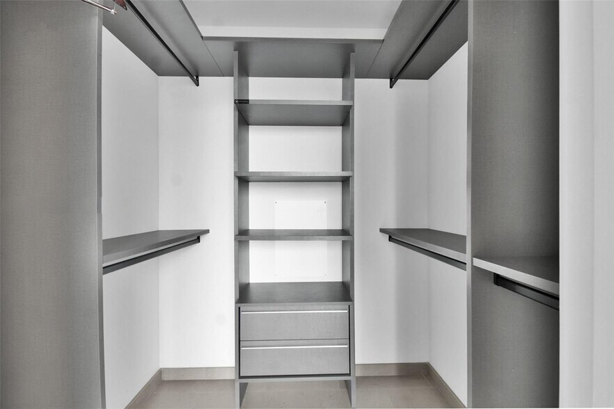 Building Photo - 88 SW 7th St