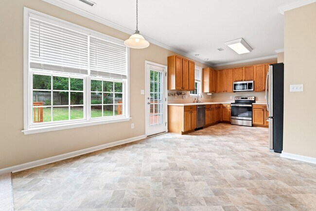 Building Photo - 5612 Slaytenbush Ln