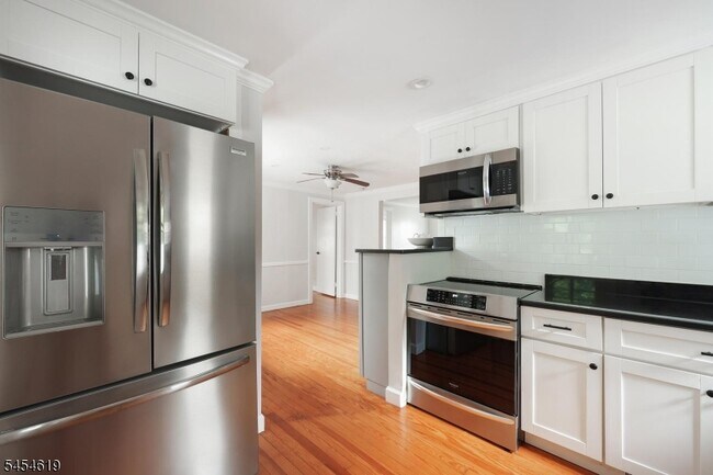 Building Photo - 21 Old S Ave