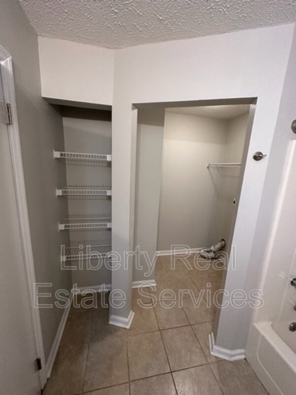 Building Photo - 815 Osprey Dr