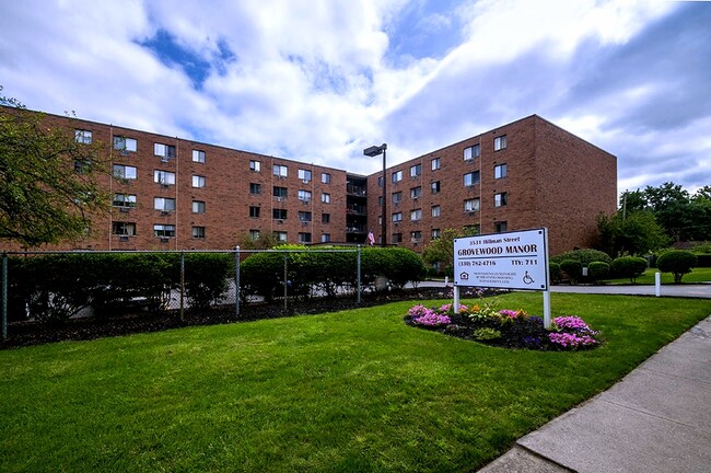 Primary Photo - Grovewood Manor