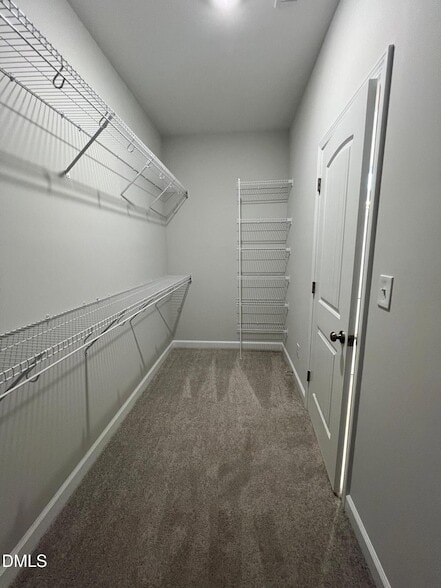 Building Photo - 404 White Oak Gdn Wy