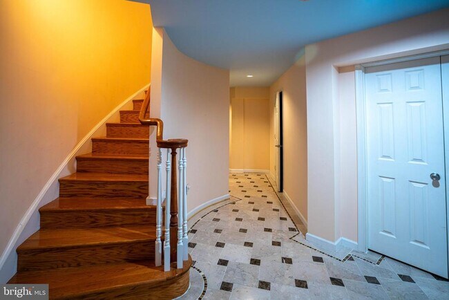 Building Photo - 9571 Linnett Hill Dr