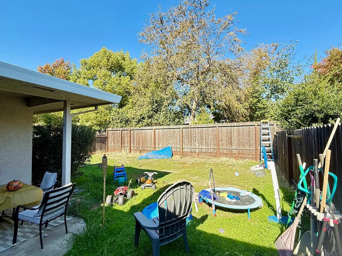 Building Photo - 8073 Treecrest Ave