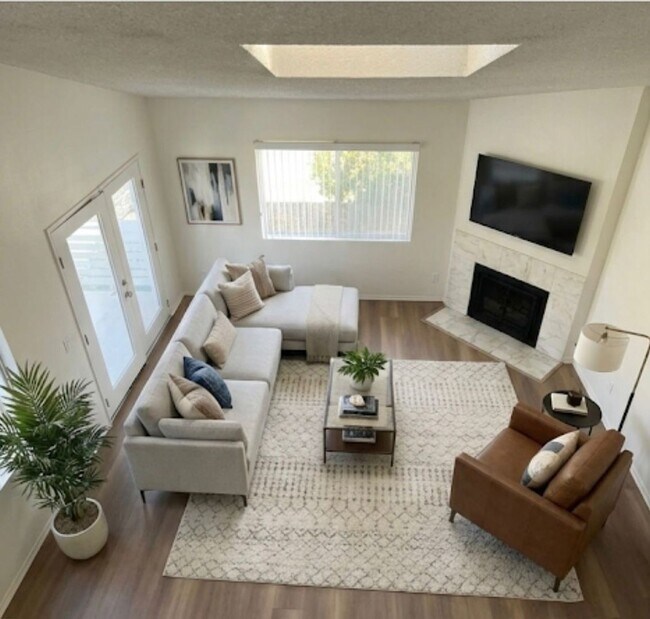 Building Photo - 16621 Dolores Ln