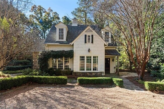 Building Photo - 5000 Long Island Dr