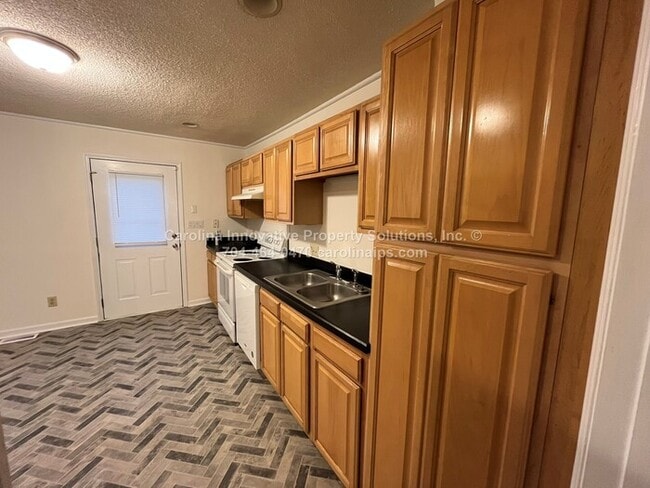 Building Photo - 4535 Dawnwood Dr