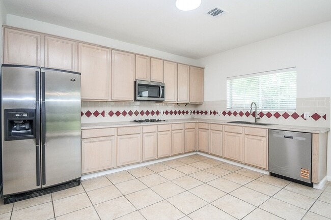 Building Photo - 21610 Woodoak Ct