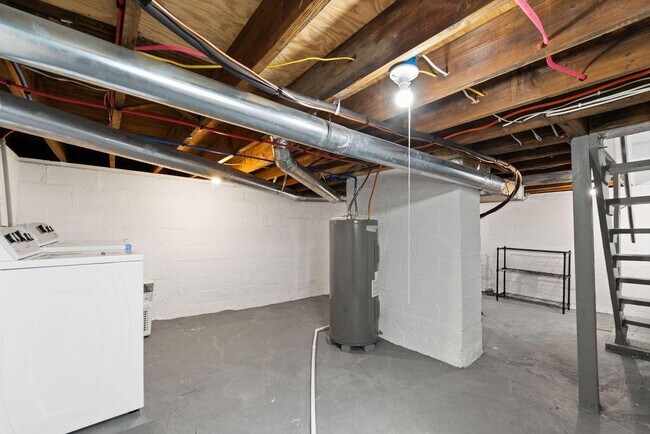 Building Photo - 927 Camden Ave
