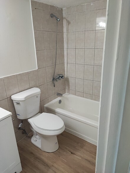 Building Photo - 3181 W Hallandale Beach Blvd