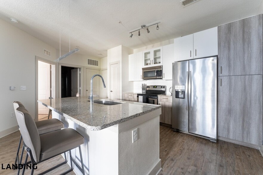 Building Photo - 655 W Marina Cove Dr