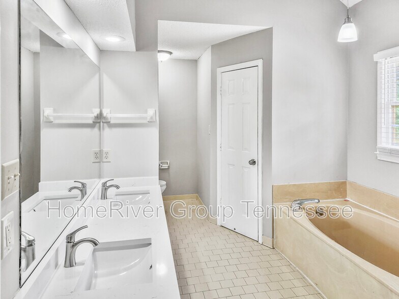 Building Photo - 4384 Walden Cove