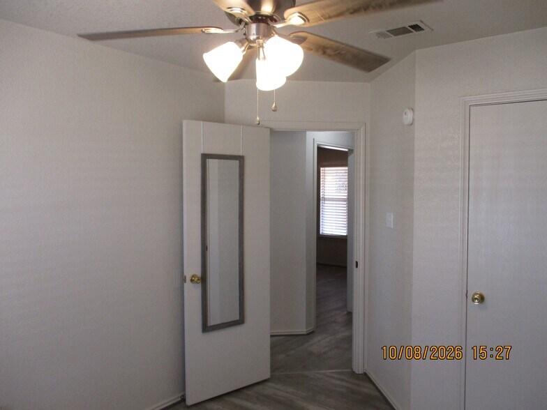 Building Photo - 179 Armadillo Ln