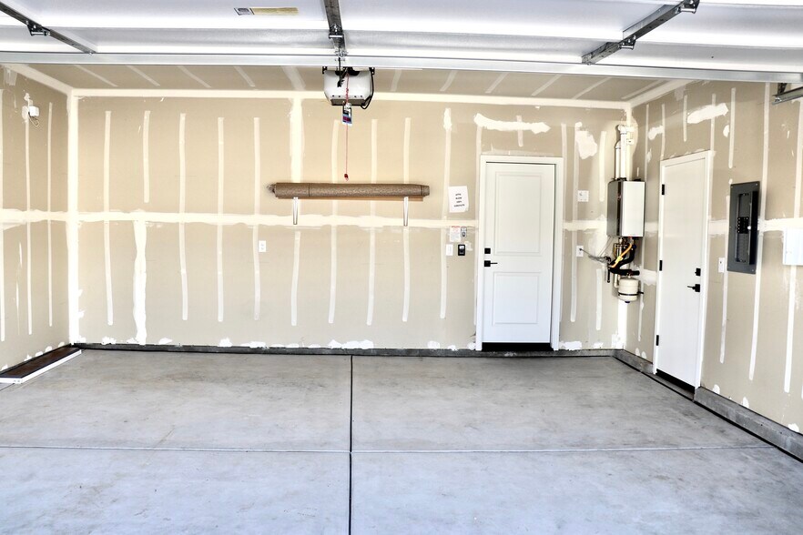 Building Photo - 1536 Minories Dr