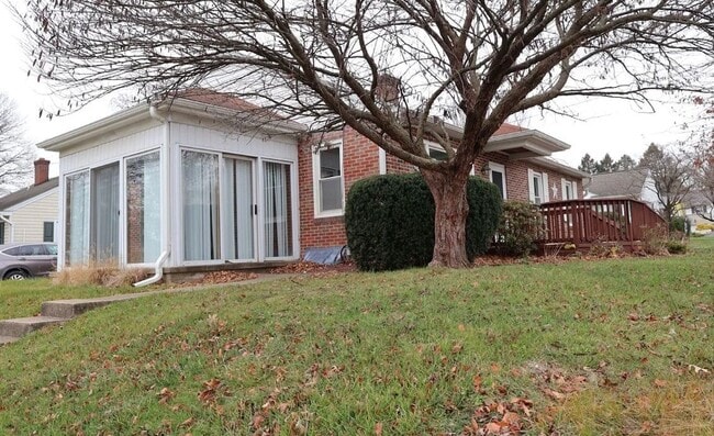 Building Photo - 202 N Grant St