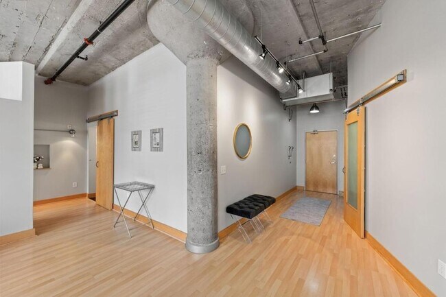Building Photo - 918 N 3rd St