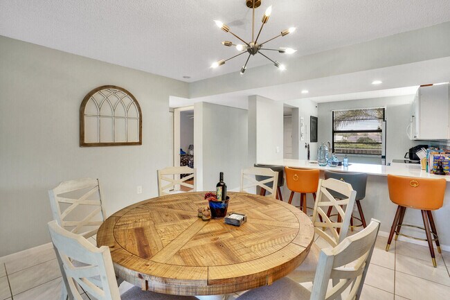 Building Photo - 6037 Balboa Cir