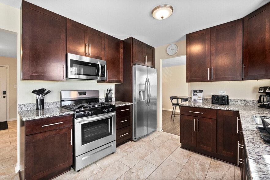 Building Photo - 623 Quail Run Rd