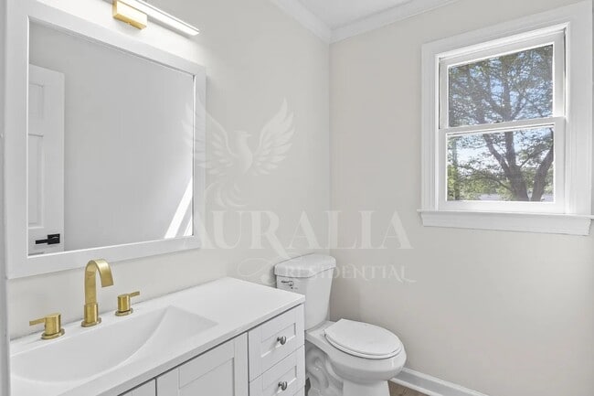 Building Photo - 623 Elmwood Ct