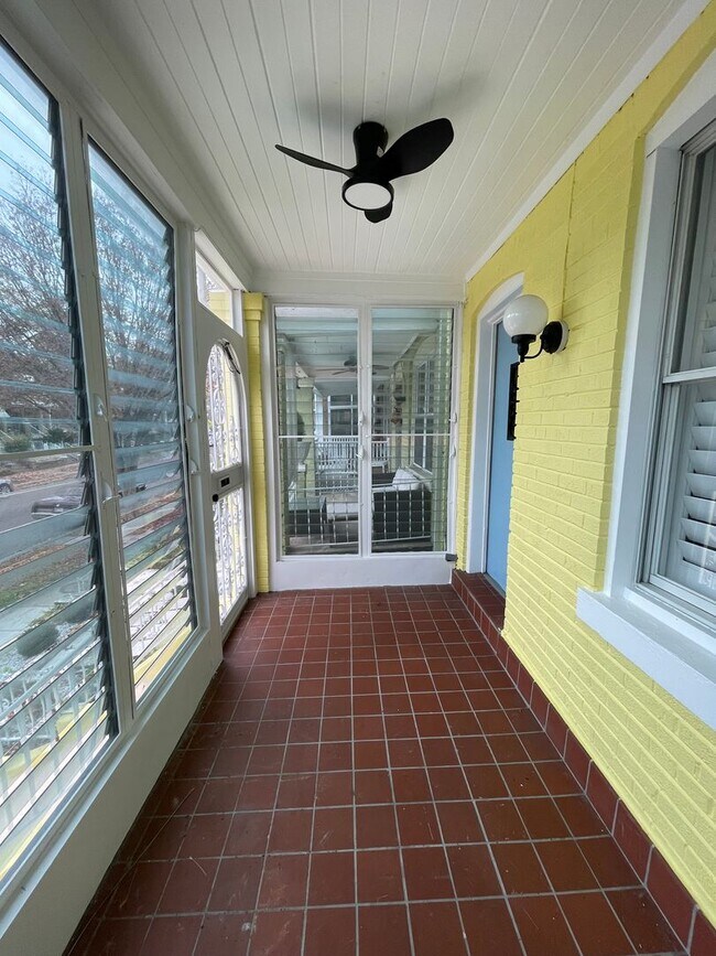 Building Photo - Charming 1928 Row Home for Rent with Modern Amenities — 3 Bedroom 2 Full Bath w/ 2 Half Baths, 2 ...