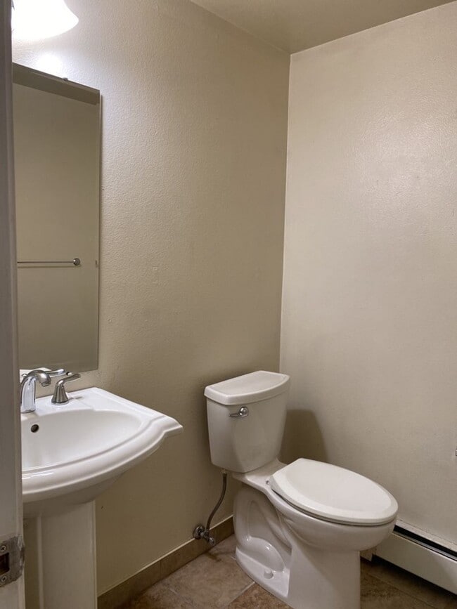 Building Photo - 1625 W Elizabeth St