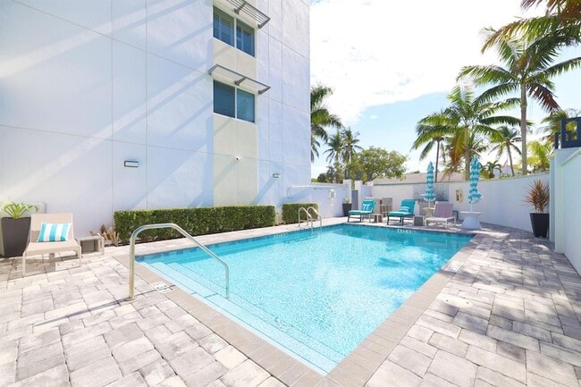 Building Photo - 601 N Ocean Blvd