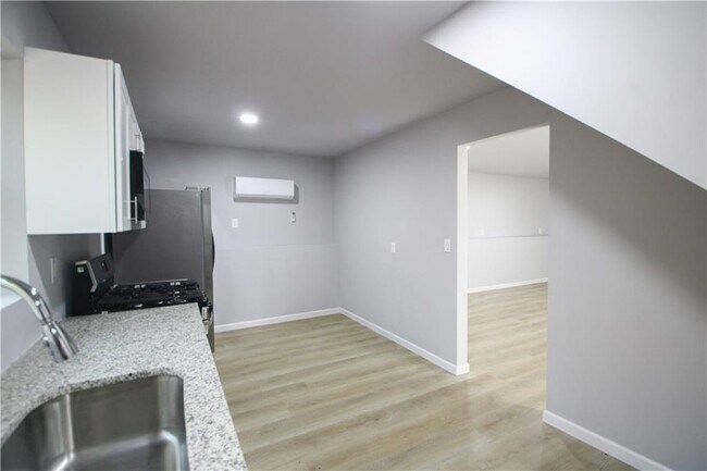 Building Photo - 105 Homeport Dr