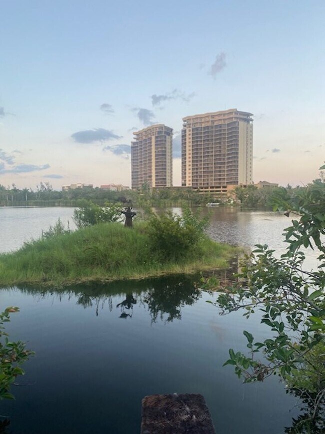 Building Photo - 14380 Riva Del Lago Dr
