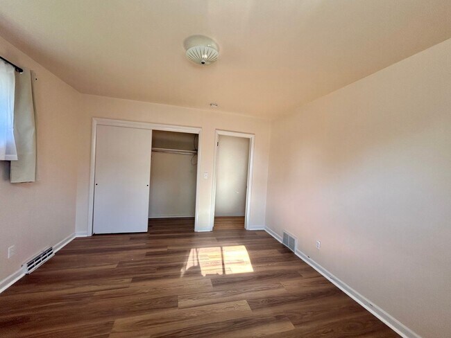 Building Photo - 3 Bedroom Home in Frederick - Available Now!