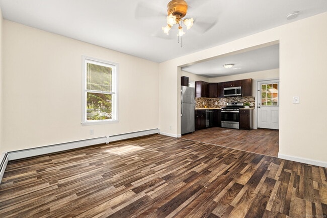 Primary Photo - 143 Kneen St