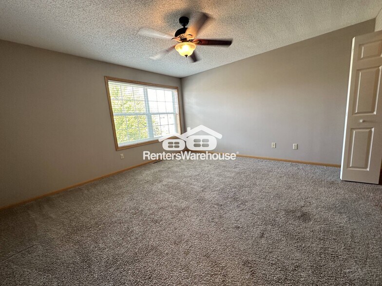 Building Photo - 3635 Lawndale Ln N