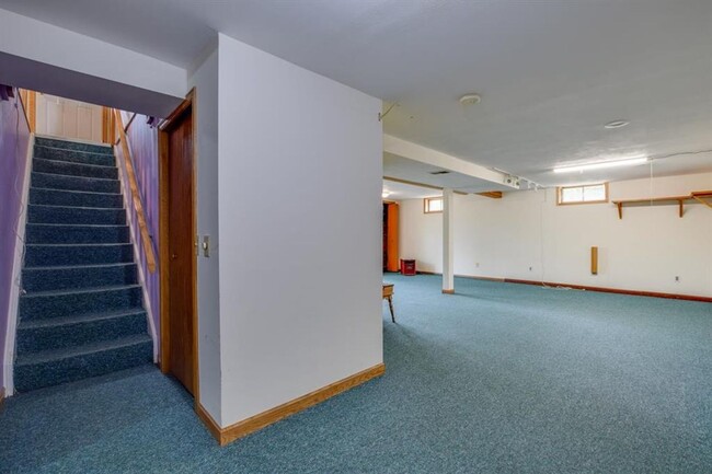 Building Photo - 6409-6411 Hammersley Rd Duplex