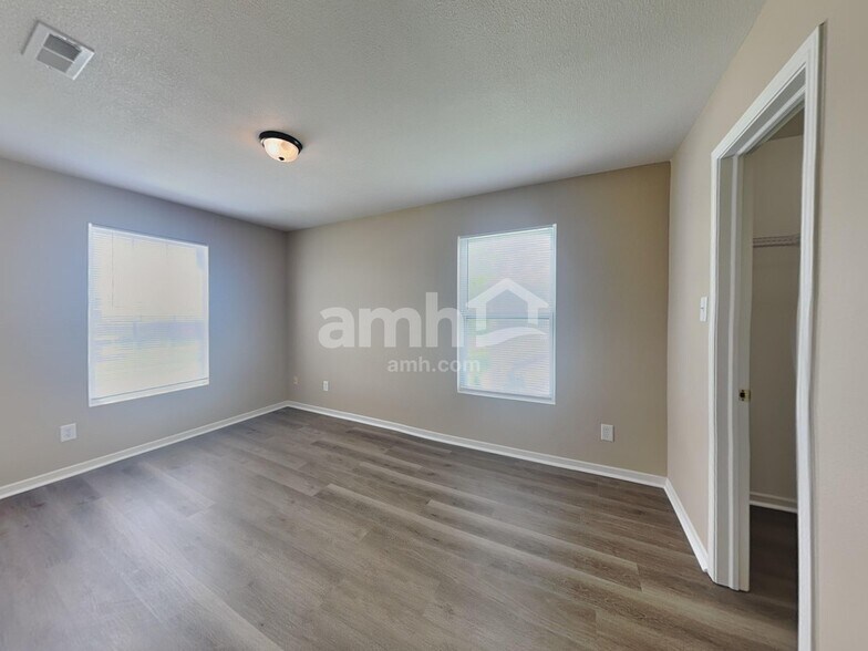 Building Photo - 3287 Underwood Dr