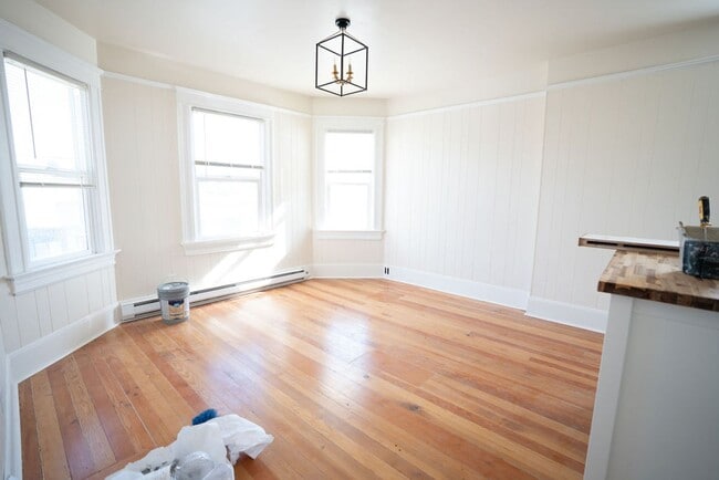 Building Photo - 369 8th St