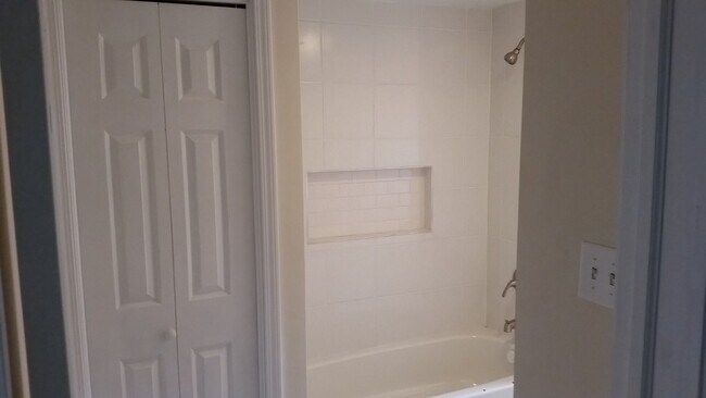 Building Photo - EXTREMELY SPACIOUS AND REMARKABLY REMODELED NORTHSIDE HOME- AVAIL NOW!