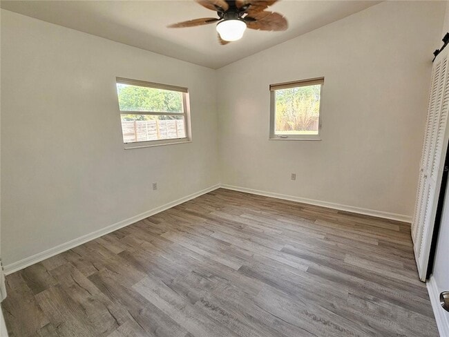 Building Photo - 341 Bayshore Dr